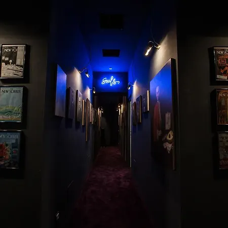 לינה וארוחת בוקר Adastra 4*