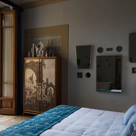 Adastra לינה וארוחת בוקר 4*