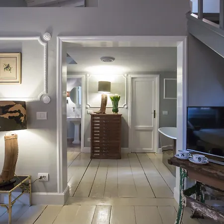 Adastra פירנצה